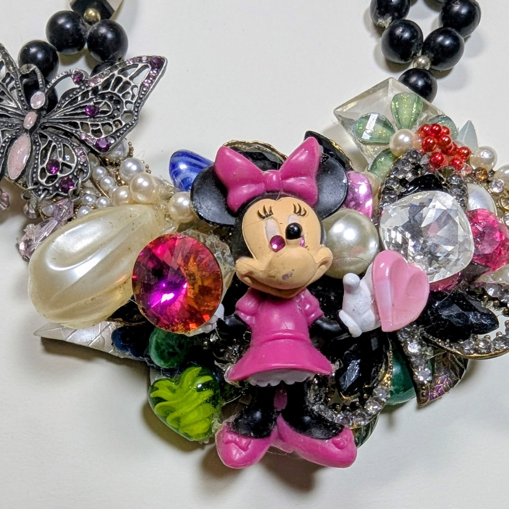 Wendy Gell Disney Minnie Mouse Necklace Pop Art With Jewels Super Fun.